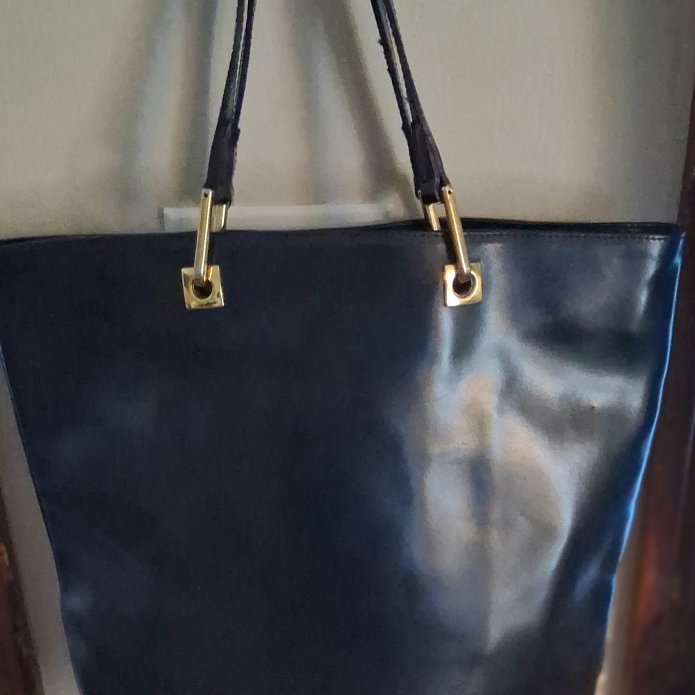 Tanner Elegant Black Leather Tote Bag Madevin Italy.